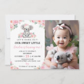 Schattigee Koala Roze Bloemen Verjaardag Fotouitno Bedankkaart (Voorkant)