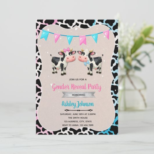 Schattigee koe genderonthulling uitnodiging (Staand voorkant)