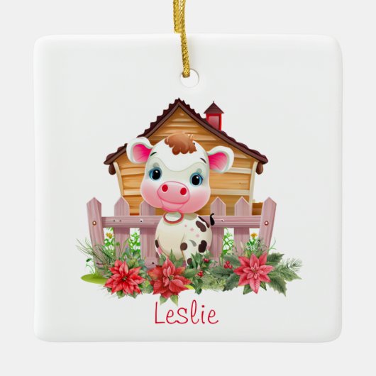 Schattigee Koe in een Schuur Kerst Gepersonaliseer Keramisch Ornament (Voorkant)