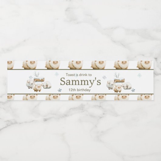 Schattigee Koe in het wintergebied Waterfles Etiket (Enkel label)