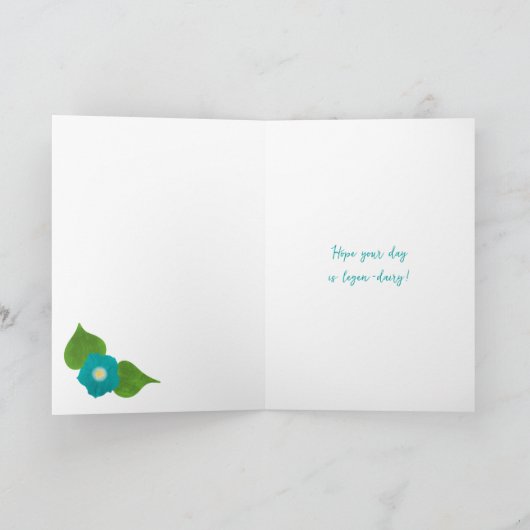 Schattigee Koe met Bow  Verjaardag Kaart (Binnen)