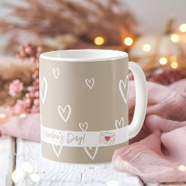 Schattigee Koffie gekleurd met White Heart Pattern Koffiemok