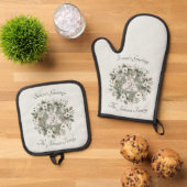 Schattigee konijnen in een bloemige winterkrans ovenwant & pannenlap set (Top down)