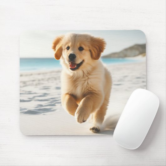 Schattigee Labrador Puppy Hardlopen op het strand Muismat (Met muis)