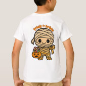 Schattigee Lachende Mummie Kind met Pompoen Snoep  T-shirt (Achterkant)