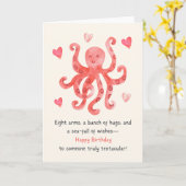 Schattigee lachende rode octopusharten Happy Birth Kaart (Gele Bloem)