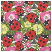 Schattigee Ladybirds en Flowers Pattern op Grijs Stof (Close Up)