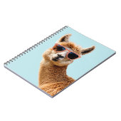 Schattigee lama met zonnebril op notitieboek (Linkerzijde)