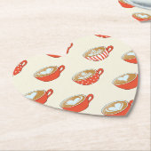 Schattigee Latte Art in Rode Koffiemokken Patroon Kartonnen Onderzetters (Gekanteld)