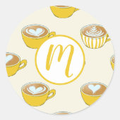 Schattigee latte kunst in gele koffiemokken patroo ronde sticker (Voorkant)