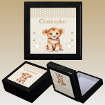 Schattigee leeuwsterren Voeg naam toe bruin keepsa Cadeaudoosje<br><div class="desc">Keepsake Gift Box voor kinderen. Personaliseer met een naam. Met een schattige leeuw,  stippen en sterren met de kleuren bruin en wit.</div>