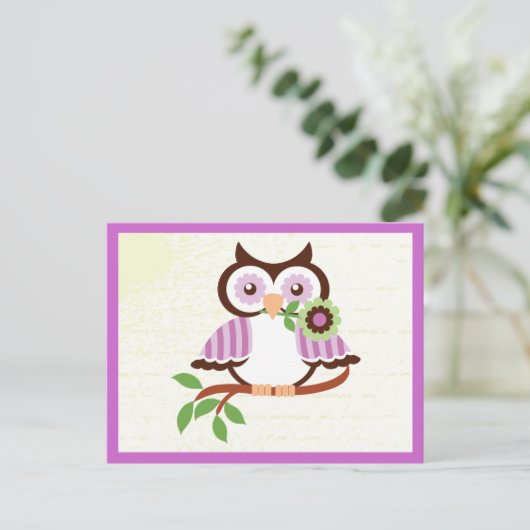 Schattigee lenteuil met een bloemetje in haar snav briefkaart (Staand voorkant)