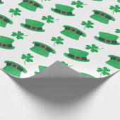 Schattigee Leprechaun petten en shamrocks patroon Cadeaupapier (Hoek)
