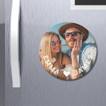 Schattigee liefde hart foto koppels gepersonalisee magneet<br><div class="desc">Schattige Love Heart Photo Couples Personalized Names Magnets bevat uw favoriete foto met een liefdeshart en gepersonaliseerd met uw namen in een modern wit script. Personaliseer door de tekst in het bijgeleverde tekstvak te bewerken en uw eigen afbeelding toe te voegen. Perfecte cadeaus voor koppels, vriendin, vrouw, lieverd en meer...</div>