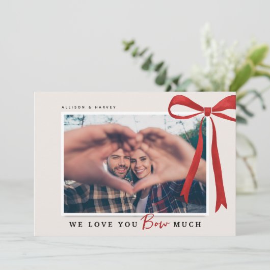Schattigee 'Love You BOW Much' Foto Valentijns Feestdagenkaart (Staand voorkant)