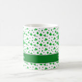 Schattigee Lucky Shamrocks en Stippen Monogram Naa Koffiemok (Center)