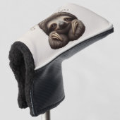 Schattigee luiaard chillin als een pro golfheadcover (3/4 voorkant)