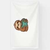 Schattigee Luiaard met Koffie Mok – Gezellig Relax Spandoek (Verticaal)