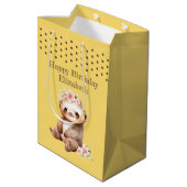 Schattigee luiaard Naam toevoegen Polka Dots Yello Medium Cadeauzakje (Achterkant Gekanteld)