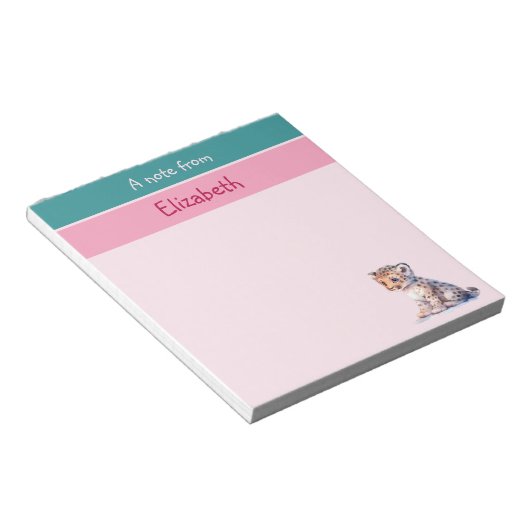Schattigee luipaard aangepaste naam roze kinderen notitieblok (Schuin)