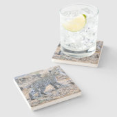 Schattigee luipaard welp onderweg. stenen onderzetter (Zijkant)