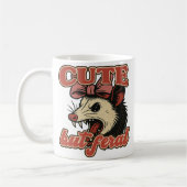 Schattigee maar wilde possum:  sarcastische Humor Koffiemok (Links)