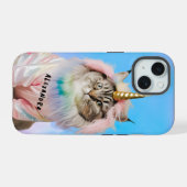 Schattigee magische kat in pyjama iPhone 15 case (Achterkant horizontaal)