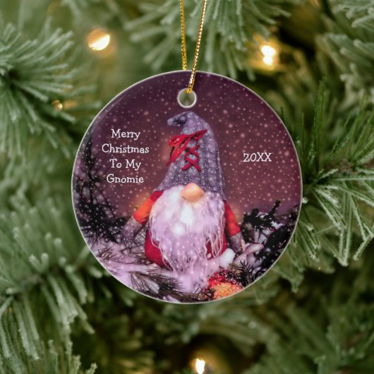 Schattigee Merry Christmas Whimsical Gnome Holiday Keramisch Ornament (Boom)