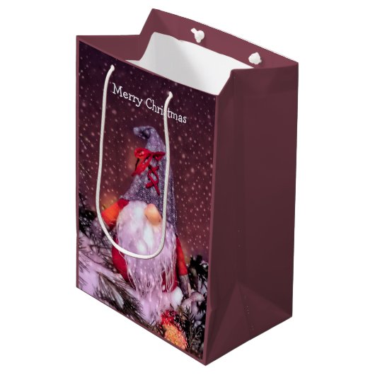 Schattigee Merry Christmas Whimsical Gnome Holiday Medium Cadeauzakje (Voorkant Gekanteld)