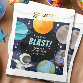 Schattigee moderne buitenruimte 1e verjaardag bedankzakje