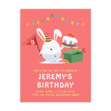 Schattigee mollige Little Bunny met taart verjaard