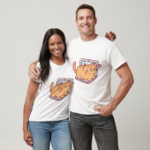 Schattigee mollige Tabby Cat rusting op laptop T-shirt (Unisex)