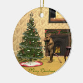 Schattigee muis die een kerstboom versiert keramisch ornament (Links)