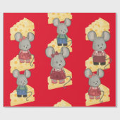 Schattigee muizenfamilie zit op kaas cadeaupapier (Vlak)