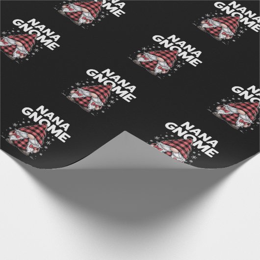 Schattigee Nana Gnomes Red Plaid Christmas Gnome Cadeaupapier (Hoek)