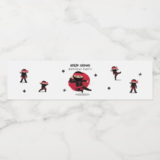 Schattigee Ninja Warrior Black & Red Kids Verjaard Waterfles Etiket (Enkel label)