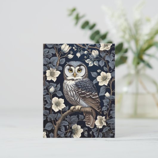 Schattigee Noordelijke Saw-Whet Uil en Moonflowers Briefkaart (Staand voorkant)