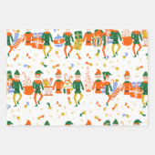 Schattigee notenkraker kerstcadeau inpakpapier vel (Voorkant)