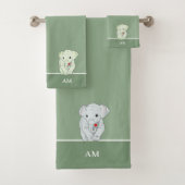 Schattigee Olifant & Monogram op Groen Bad Handdoek (Insitu)