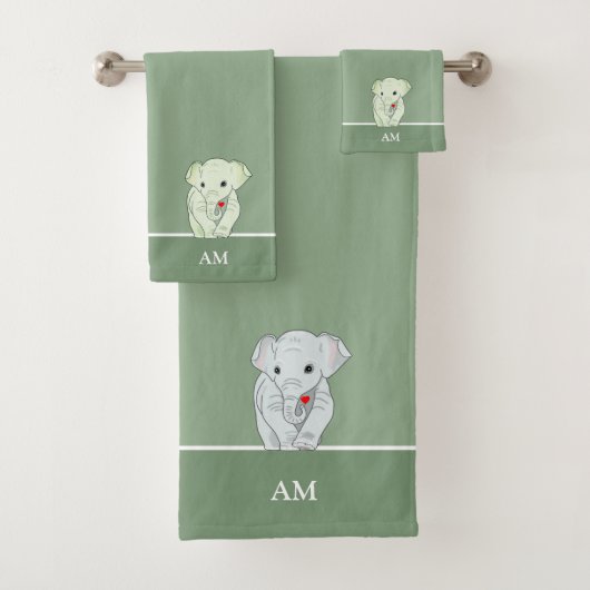 Schattigee Olifant & Monogram op Groen Bad Handdoek (Insitu)