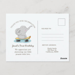 Schattigee olifant op een skateboard. briefkaart