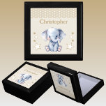 Schattigee olifantensterren Naam toevoegen Brown K Cadeaudoosje<br><div class="desc">Keepsake Gift Box voor kinderen. Personaliseer met een naam. Met een schattige olifant,  stippen en sterren met de kleuren bruin en wit.</div>