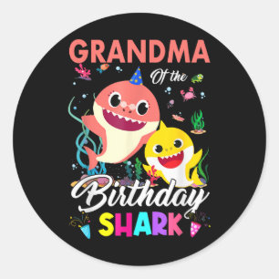 Schattigee oma van de verjaardagsfamilie Shark Boy Ronde Sticker