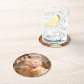 Schattigee Oranje Kitten met een Cupcake Ronde Kartonnen Onderzetter (Insitu)