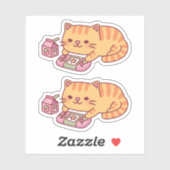 Schattigee Oranje Tabby Cat Chilling Met Videogame Sticker (Vel)