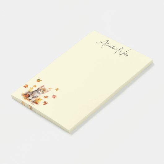Schattigee Oranje Tabby Kitten in herfstbladeren Post-it® Notes (Schuin)