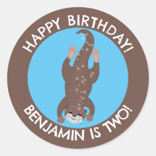 Schattigee otter duiken gepersonaliseerde cartoon ronde sticker