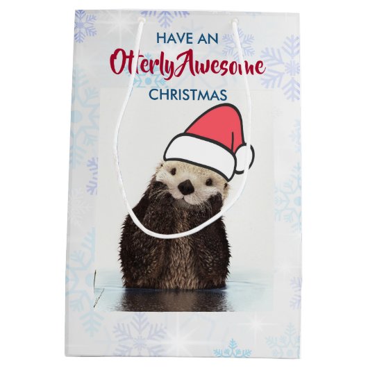 Schattigee otter met een kerstmuts medium cadeauzakje (Achterkant)
