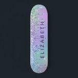 Schattigee Paarse Groene Blauwe Glitter Gepersonal Persoonlijk Skateboard<br><div class="desc">Gepersonaliseerde girly skateboard met een paarse,  blauwe en groene faux glitter druppels. Voeg haar naam toe in een paarse typografie.</div>