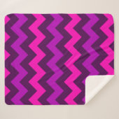 Schattigee Paarse Roze Chevrons Medium Sherpa Deke Deken (Voorkant (horizontaal))
